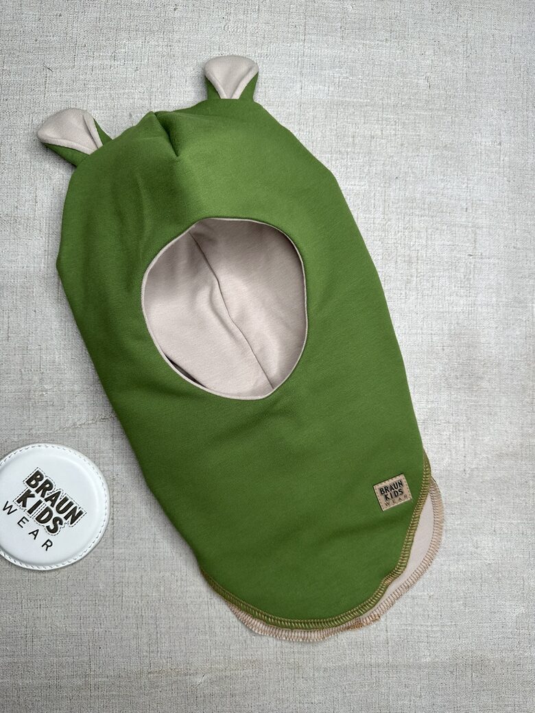 Starpsezonas ķivercepure ar lāča austiņām - Sūnu zaļa ar bēšu oderi