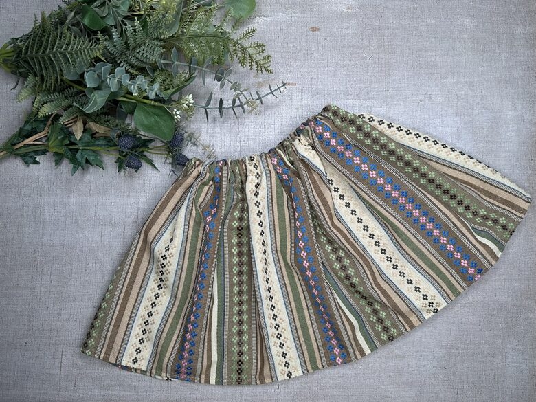 Tautiska stila svārki - gaiši zaļi brūni