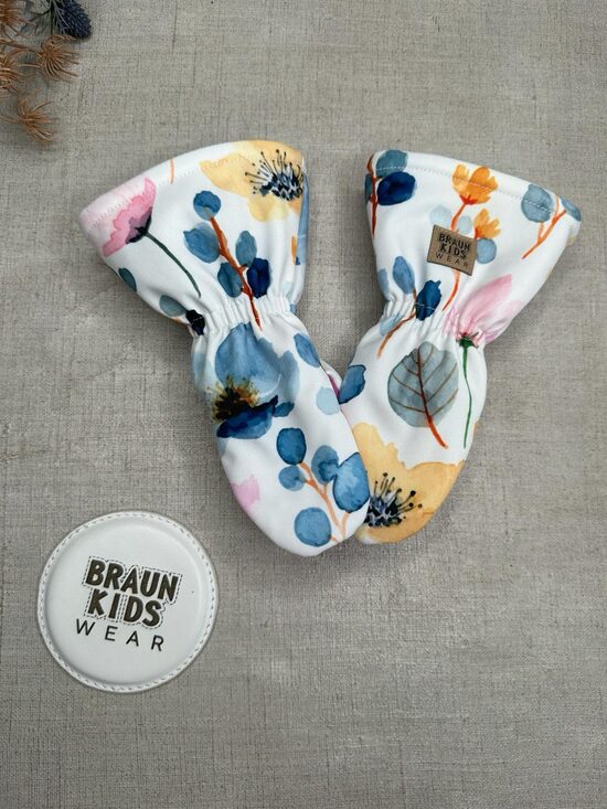 Ziemas softshell cimdi ar flīsa oderi  -  Balti ar akvareļu ziediem