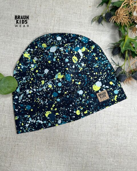 Plānais beanie (kokvilnas trikotāža vienā kārtā) - krāsu šļaksti uz tumši zila 52.izm