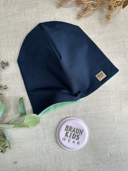 Starpsezonas beanie cepure -  Tumši zils ar zaļu mint oderi 54-56.izm